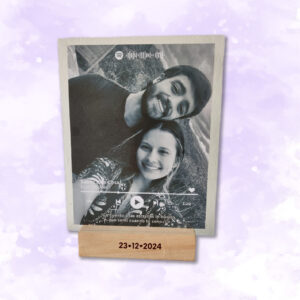 placa acrílica personalizada con base de madera